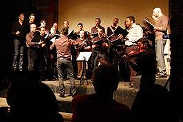 Le prove del coro omofonico bolognese Komos